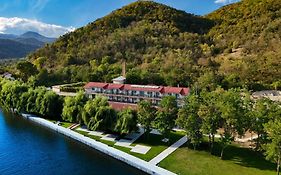 Vega Resort Restaurant & Lodge